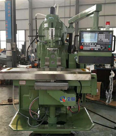 立式(shì)升降台數控(kong)銑床 立(li)式升降台數(shù)控銑床