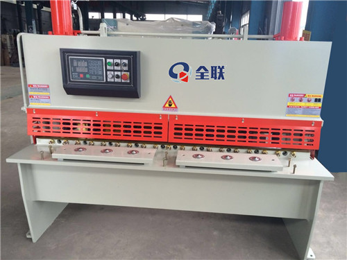 液(ye)壓閘式(shi)剪闆機(jī)