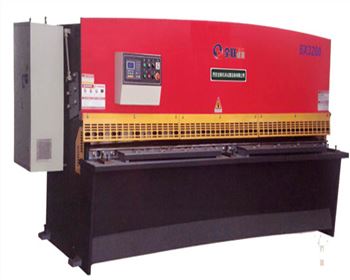 哪(na)些配件(jiàn)是液壓(ya)剪闆機(jī)設備上(shàng)不可缺(que)少的?