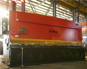 剪闆(pǎn)機已成為各(ge)企事業單位(wei)使用較為廣(guang)泛的剪切設(shè)備