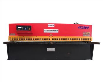 液壓(yā)剪闆機怎(zěn)麼減少後(hòu)擋料尺寸(cun)的誤差方(fāng)法